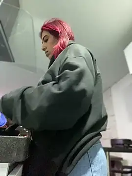 Scarlett-LS online show from 03-21-25, 01:13