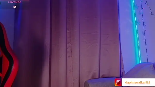 Daphnewalker   online show from 01-12-26, 11:15