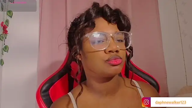 Daphnewalker   online show from 02-01-26, 11:53