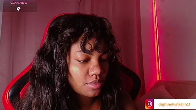 Daphnewalker   online show from 02-17-26, 12:01