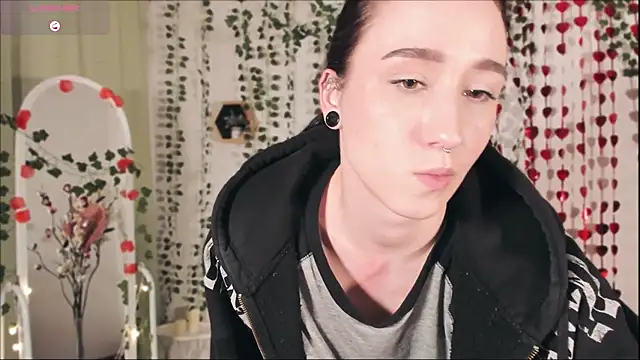 Snapshot of Smoke_of_soul_ chatting on 02-13-25, 07:21 Smoke of soul online show from 02-13-25, 07:21