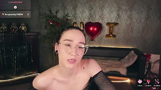 Snapshot of Smoke_of_soul_ chatting on 02-19-25, 04:55 Smoke of soul online show from 02-19-25, 04:55