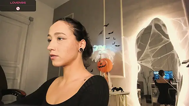 Snapshot of Smoke_of_soul_ chatting on 10-24-25, 02:02 Smoke of soul online show from 10-24-25, 02:02