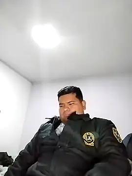 Snapshot of oscarshow24 chatting on 03-03-25, 01:10 oscarshow24 online show from 03-03-25, 01:10