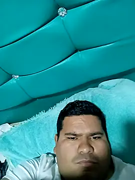 Snapshot of oscarshow24 chatting on 12-17-25, 12:16 oscarshow24 online show from 12-17-25, 12:16