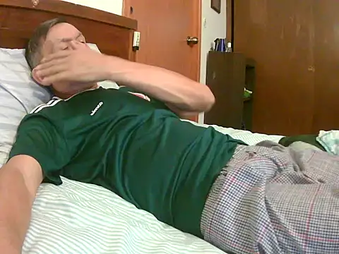 Snapshot of elver271@xh chatting on 11-06-25, 04:24 elver271xh online show from 11-06-25, 04:24