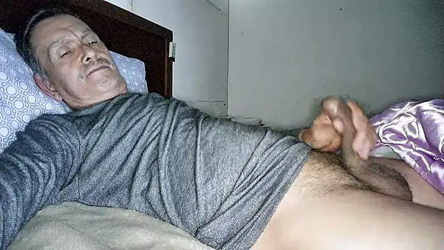 Snapshot of elver271@xh chatting on 12-18-25, 05:46 elver271xh online show from 12-18-25, 05:46