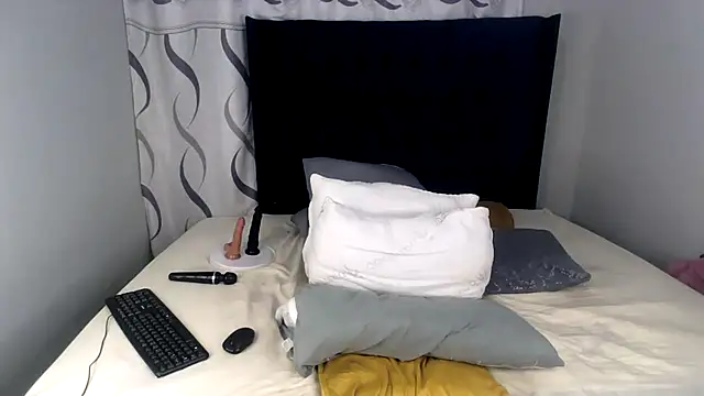 BigbootyliciousXXX online show from 04-28-26, 02:27