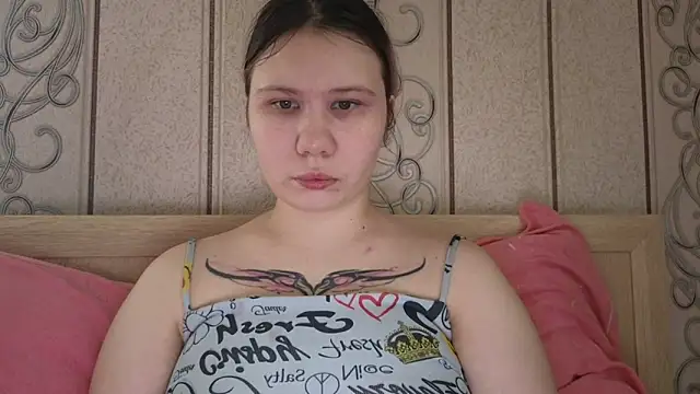 Little kitsune1707 online show from 10-07-25, 06:54