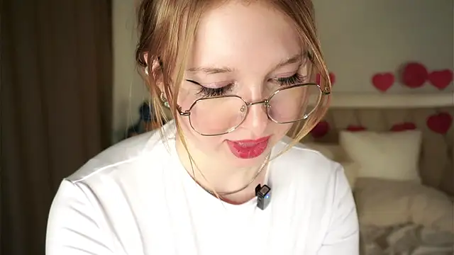 Snapshot of EdlaHames chatting on 02-17-25, 01:53 EdlaHames online show from 02-17-25, 01:53