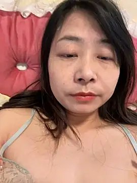 Snapshot of jinj-a chatting on 03-04-25, 03:22 jinj-a online show from 03-04-25, 03:22