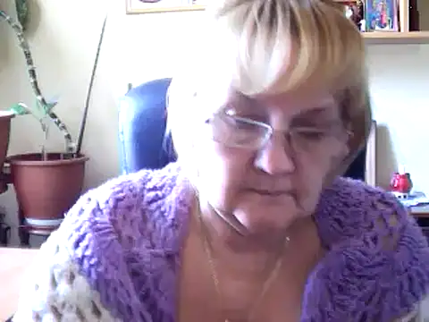 Snapshot of Violet5364 chatting on 03-06-25, 10:20 Violet5364 online show from 03-06-25, 10:20