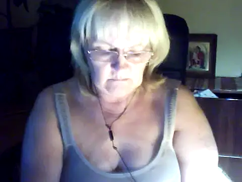 Snapshot of Violet5364 chatting on 09-20-25, 07:15 Violet5364 online show from 09-20-25, 07:15