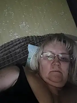 Snapshot of Violet5364 chatting on 04-03-26, 08:29 Violet5364 online show from 04-03-26, 08:29