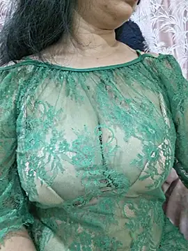 Snapshot of Jassi_Does chatting on 05-24-26, 08:47 Jassi Does online show from 05-24-26, 08:47