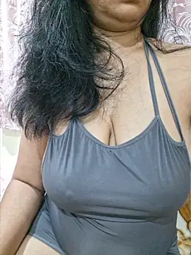 Snapshot of Jassi_Does chatting on 06-05-26, 09:42 Jassi Does online show from 06-05-26, 09:42