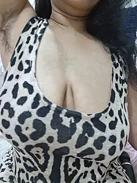 Snapshot of Jassi_Does chatting on 07-07-26, 09:41 Jassi Does online show from 07-07-26, 09:41