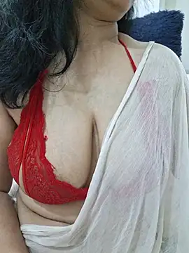 Snapshot of Jassi_Does chatting on 07-19-26, 09:18 Jassi Does online show from 07-19-26, 09:18