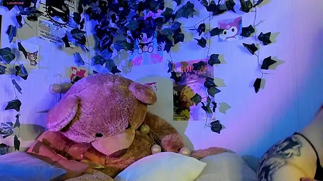 Snapshot of marynixoxo chatting on 02-17-25, 03:36 marynixoxo online show from 02-17-25, 03:36