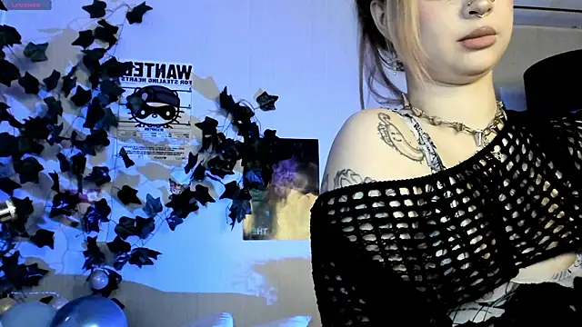 Snapshot of marynixoxo chatting on 02-25-25, 02:47 marynixoxo online show from 02-25-25, 02:47