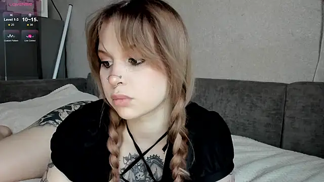 Snapshot of marynixoxo chatting on 03-21-25, 01:01 marynixoxo online show from 03-21-25, 01:01