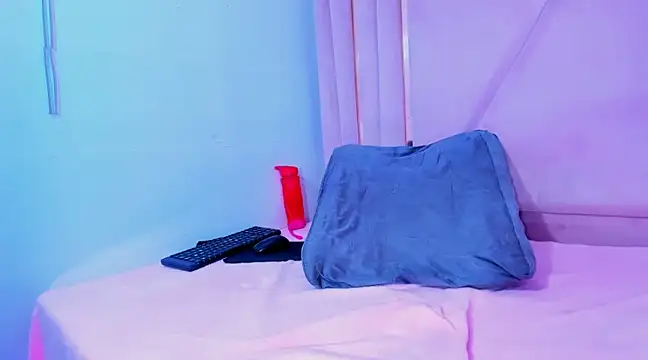 Snapshot of EvansDarling chatting on 03-13-25, 03:39 EvansDarling online show from 03-13-25, 03:39