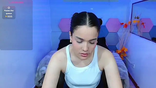 Lana Pearce online show from 03-06-25, 01:57