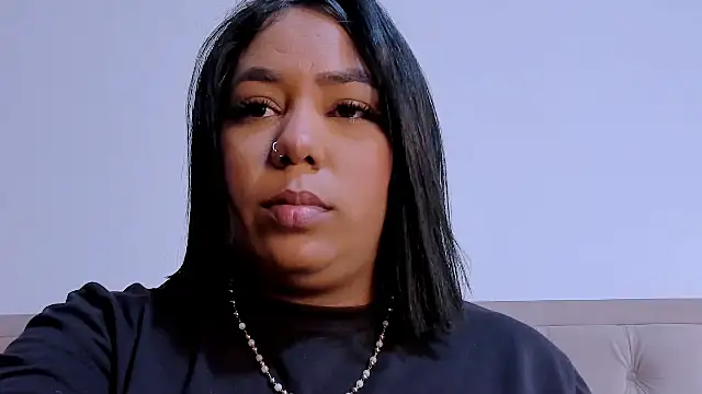 Snapshot of emma_purple_ chatting on 03-21-25, 06:18 emma purple online show from 03-21-25, 06:18