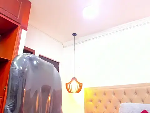 Snapshot of emma_purple_ chatting on 11-22-25, 05:23 emma purple online show from 11-22-25, 05:23