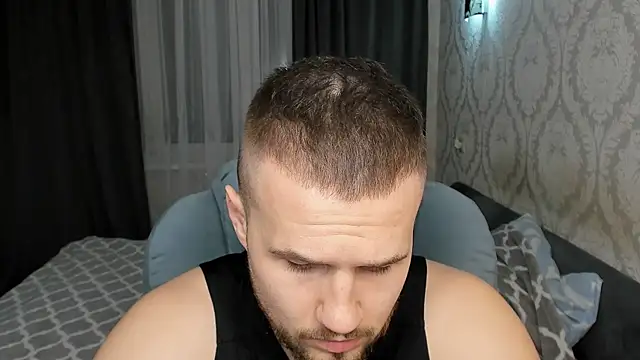 Snapshot of Vladik_b chatting on 02-20-25, 05:40 Vladik b online show from 02-20-25, 05:40