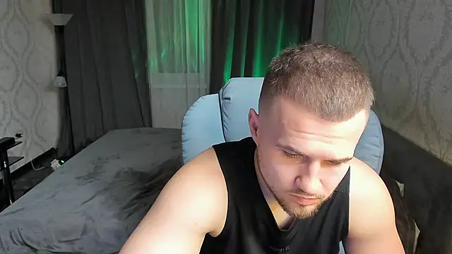 Snapshot of Vladik_b chatting on 03-11-25, 04:51 Vladik b online show from 03-11-25, 04:51