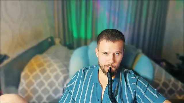 Snapshot of Vladik_b chatting on 02-26-26, 06:07 Vladik b online show from 02-26-26, 06:07