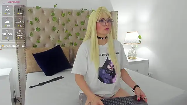 CandieGilson   online show from 02-17-25, 06:15