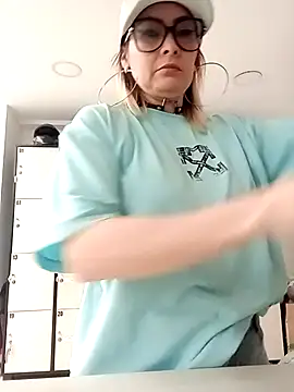 CandieGilson   online show from 10-13-25, 12:38