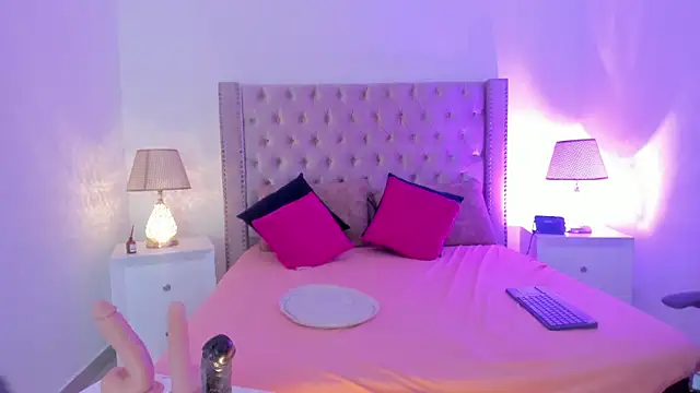 CandieGilson   online show from 11-28-25, 01:14