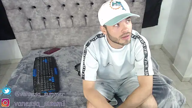 Snapshot of aczino_vel chatting on 02-12-25, 01:41 aczino vel online show from 02-12-25, 01:41