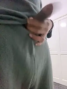 Snapshot of Fuckboy2535 chatting on 02-17-25, 05:53 Fuckboy2535 online show from 02-17-25, 05:53