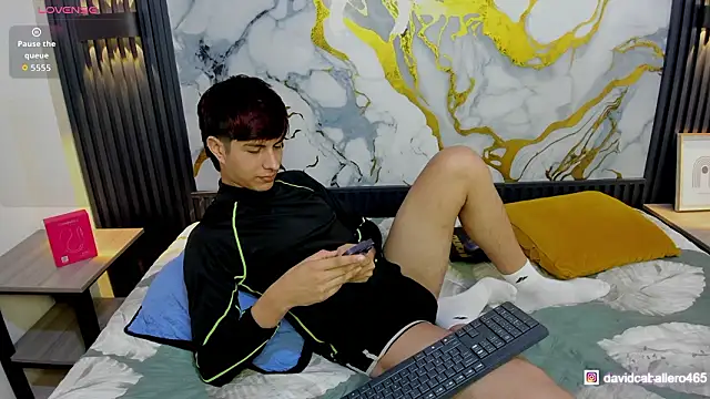 Estiv18  online show from 02-20-26, 06:26