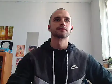Snapshot of OskarBreno chatting on 04-28-26, 11:48 OskarBreno online show from 04-28-26, 11:48