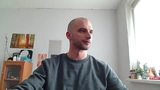 Snapshot of OskarBreno chatting on 05-01-26, 01:26 OskarBreno online show from 05-01-26, 01:26