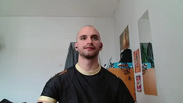 Snapshot of OskarBreno chatting on 05-21-26, 08:10 OskarBreno online show from 05-21-26, 08:10