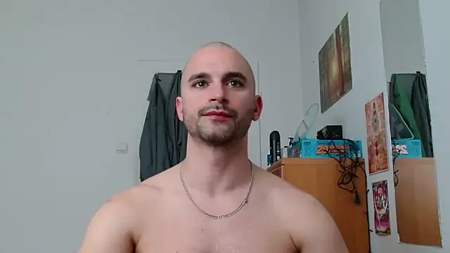 Snapshot of OskarBreno chatting on 05-24-26, 02:33 OskarBreno online show from 05-24-26, 02:33