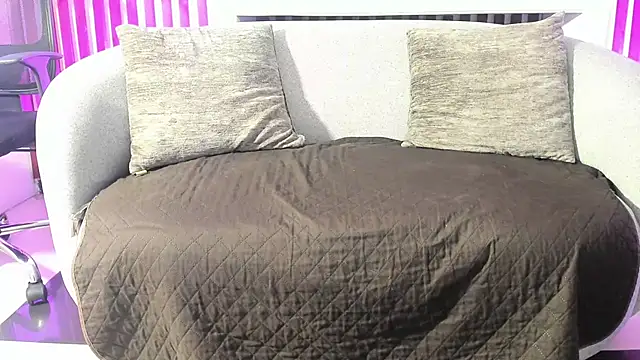 Snapshot of RyanGreys chatting on 09-27-25, 03:00 RyanGreys online show from 09-27-25, 03:00