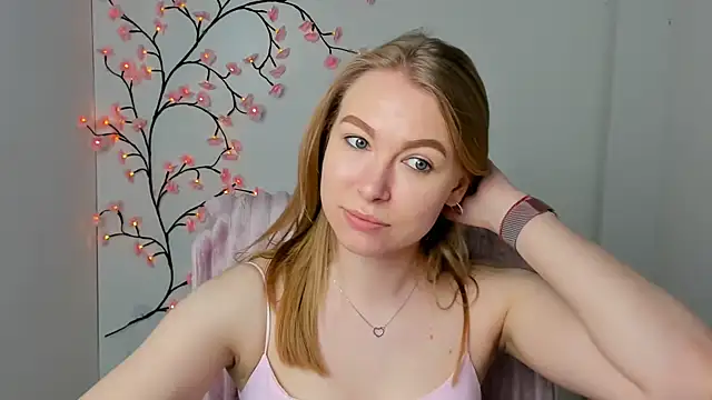 Snapshot of Dana_flowers chatting on 05-06-26, 05:35 Dana flowers online show from 05-06-26, 05:35