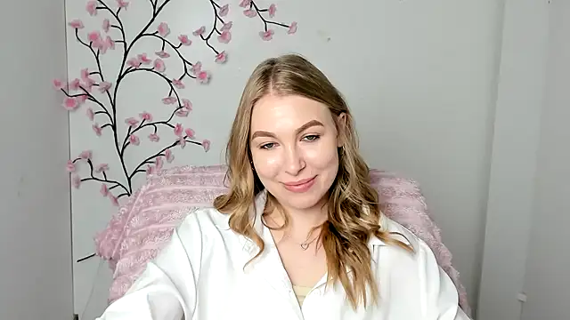 Snapshot of Dana_flowers chatting on 07-25-26, 05:38 Dana flowers online show from 07-25-26, 05:38