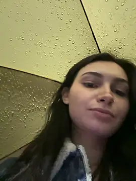 lunalovelee online show from 10-17-25, 01:25