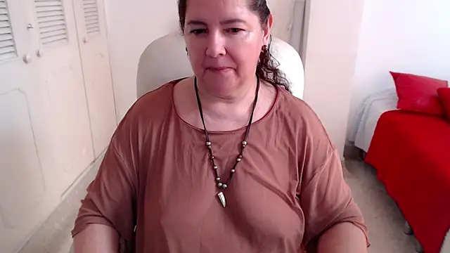 Snapshot of leonela_69 chatting on 06-14-26, 02:30 leonela 69 online show from 06-14-26, 02:30