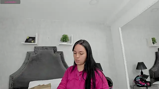 EmiliaRose  online show from 11-27-25, 08:55