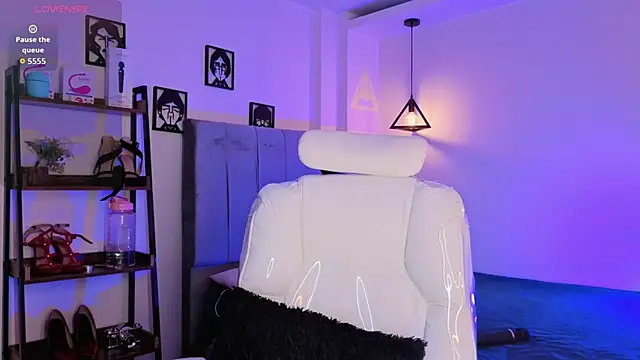 Miller Vanessa  online show from 03-28-26, 09:03