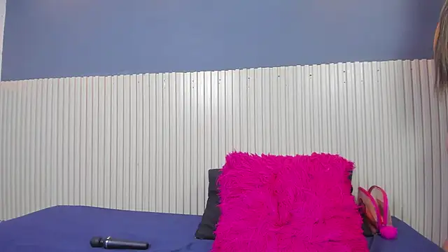 Snapshot of Aida-nicolle chatting on 09-10-25, 10:04 Aida-nicolle online show from 09-10-25, 10:04